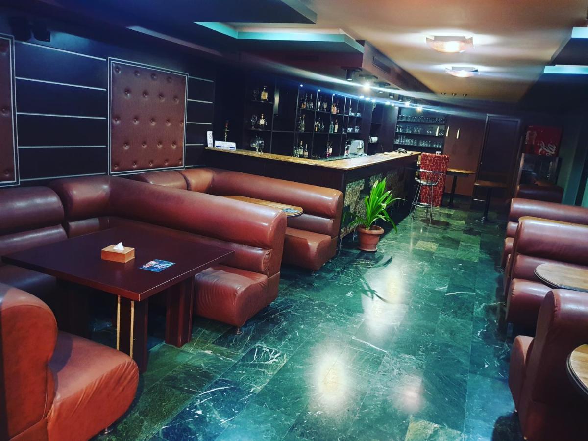 2X2 Cinema-Bar Hotel Yerevan Ngoại thất bức ảnh